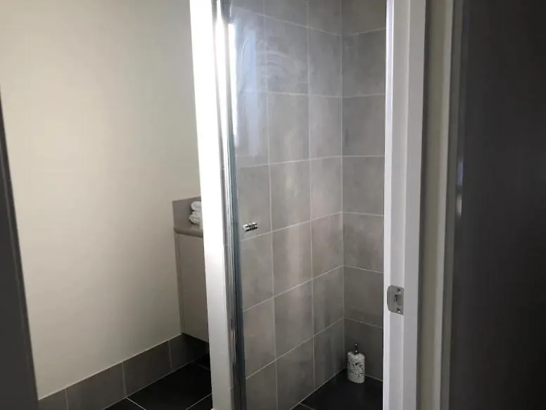 Bright 1 Bedroom Apartment 5Km To Surfers Paradise Gold Coast